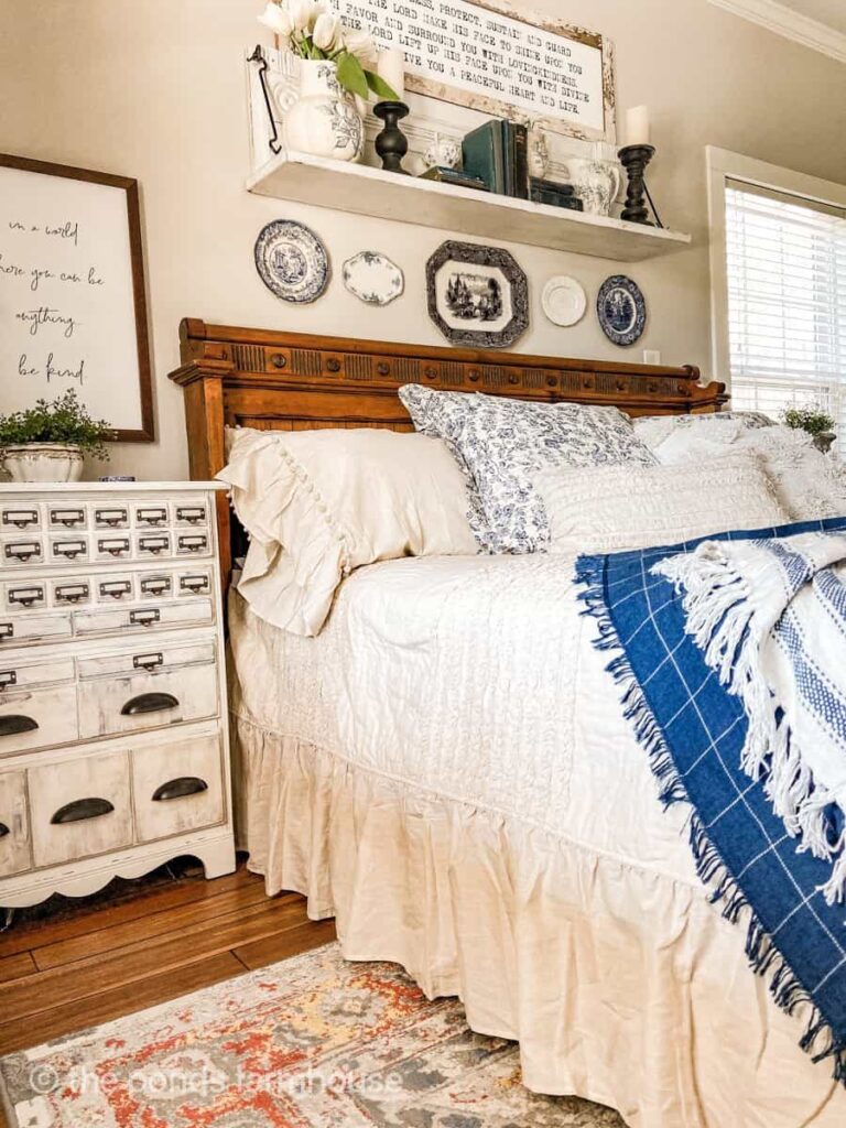 farmhouse bedroom