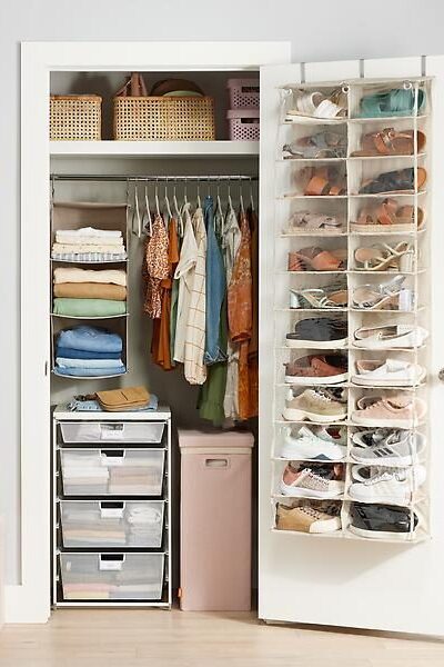 10 Ingenious Hacks to Maximize Small Closet Space for Compact Storage