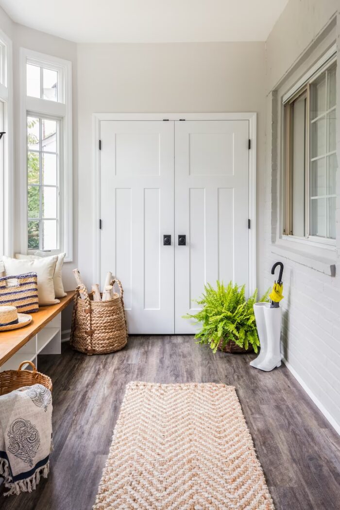 Revamp Your Entryway: 15 Chic Mudroom Ideas for Every Home