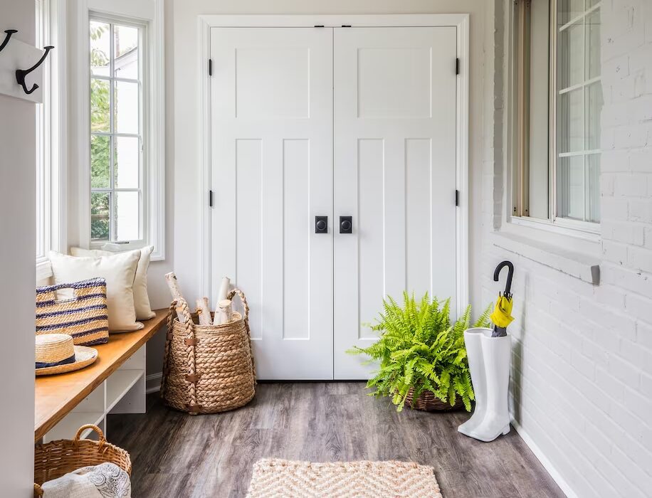 Revamp Your Entryway: 15 Chic Mudroom Ideas for Every Home