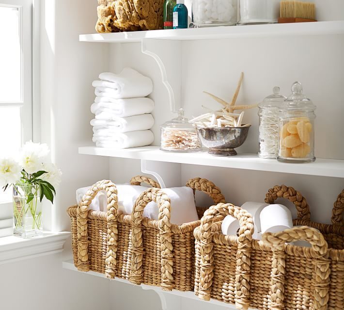 bathroom shelf decor