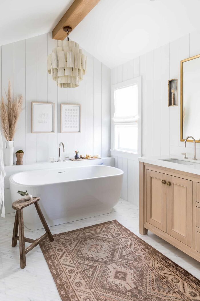 12 Creative Farmhouse Bathroom Ideas for Every Budget