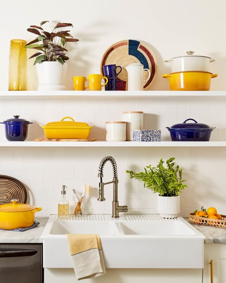 kitchen shelves decor ideas